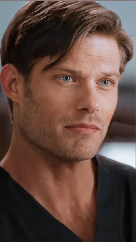 Atticus Link Greys Anatomy, Atticus Lincoln Greys Anatomy, Atticus Lincoln, Greys Anatomy Men, Chris Carmack, Greys Anatomy Cast, Actors Male, Face Men, Famous Men