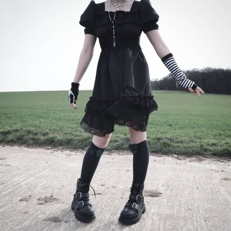 Skeleton Gloves Outfit, Goth Mary Janes Outfit, Goth Dress Aesthetic, Aesthetic Dress Black, Grunge Dress Outfit, Dark Cemetery, Cat Grunge, Outfits With Mary Janes, Alt Dress