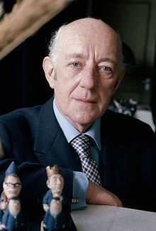 Sir John Gielgud- bathroom scandal in England in the 1950's John Barry, Alec Guinness, Dylan Thomas, Oliver Twist, Character Actor, Great Films, Obi Wan Kenobi, British Actors, Obi Wan