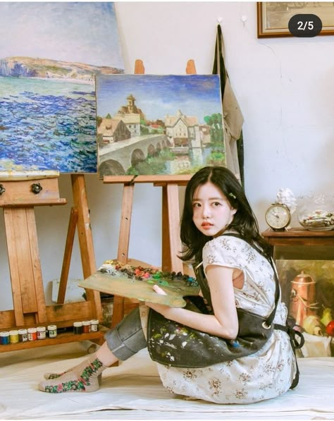 Someone Painting Pose, Painter Reference Pose, Art Studio Photoshoot Ideas, 18th Bday Photoshoot Ideas, Pictures On Stairs, Woman Adventure, Painting Pose, Painting Poses, Colorful Portrait Photography