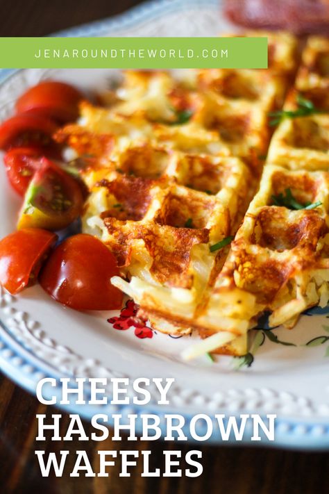 Cheesy Hashbrown Waffles - Jen Around the World Hash Brown Waffles, American Food Recipes, Baked Hashbrowns, Easy Hashbrowns, Hashbrown Waffles, Cheesy Hashbrown, Egg Cups Recipe, Homemade Hashbrowns, Breakfast Hack