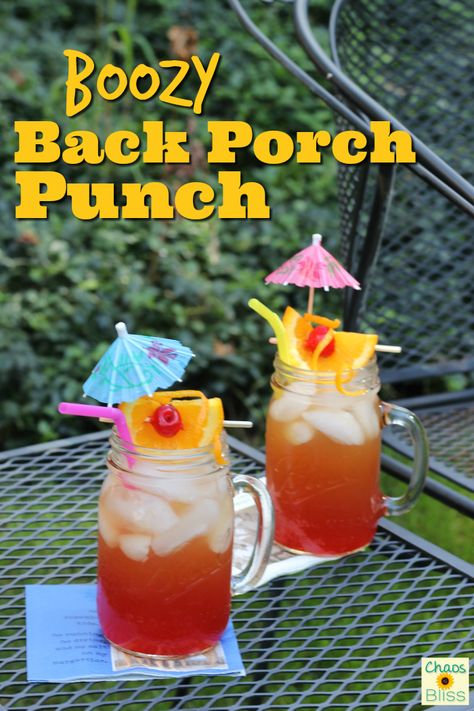 Take that sweet tea up a notch with this Boozy Back Porch Punch, a delicious late summer honey whiskey drink. #momentstosavor #ad Porch Punch, Whiskey Drinks Recipes, Drink Wedding, Toddy Recipe, Honey Whiskey, Tea Website, Hot Toddies Recipe, Cinnamon Whiskey, Making Iced Tea