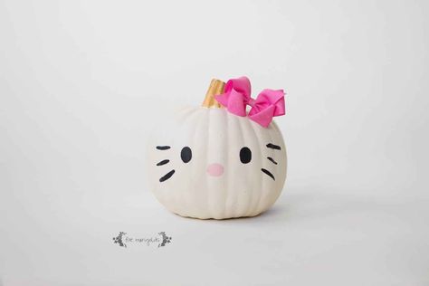 Hello Kitty Halloween Pumpkin | Five Marigolds No Carve Pumpkin Decorating Ideas, Hello Kitty Halloween Wallpaper, No Carve Pumpkin, Hello Kitty Pumpkin, Pumpkin Decorating Ideas, Character Pumpkins, Pumpkin Decorating Contest, No Carve Pumpkin Decorating, Disney Pumpkin