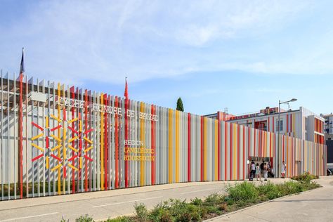 Colorful Fence, Architecture Schools, School Gallery, Construction Fence, Architectural Orders, Educational Architecture, Honore De Balzac, Education Architecture, Cultural Architecture