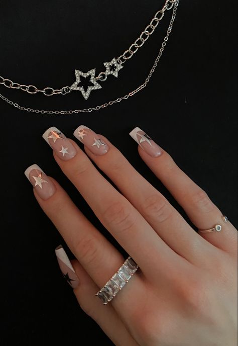 silver star nails Silver Star Acrylic Nails, Grey Star Nails, Silver Stars Nails, Nails With Silver Stars, Silver Star Nails, Star Girl Nails, Nails Star, Nails With Silver, Euphoria Nails