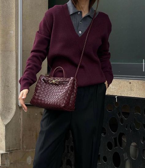 Casual Minimalist Outfit, Andiamo Bag, Bottega Veneta Andiamo, Tote Bag Outfit, Bottega Bag, Chanel Classic Flap Bag, Strengths And Weaknesses, Classic Flap Bag, Full Picture