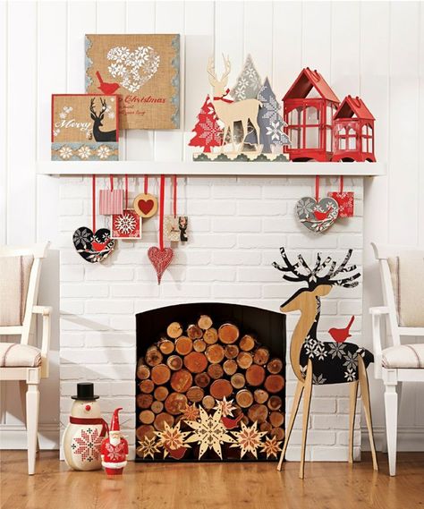 70 Amazing Nordic-inspired Christmas decor ideas Diy Christmas Fireplace, Xmas Fireplace, The Mantle, Christmas Mantle Decor, Christmas Fireplace Decor, Scandi Christmas, Tree Home, Christmas Mantel Decorations, Christmas Decorations Living Room