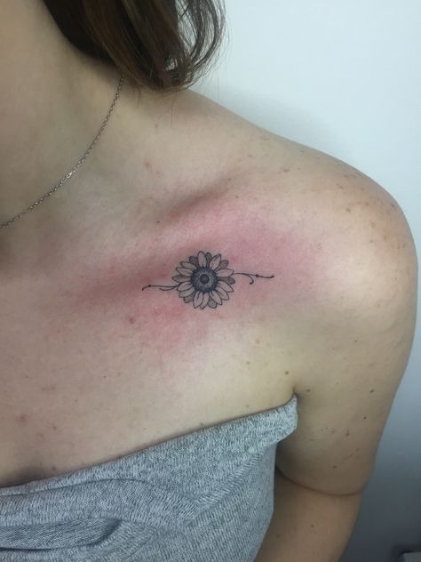 Sunflower Tattoo On Back Shoulder, Horseshoe And Sunflower Tattoo, Sunflower Tattoo Ear, Sunflower Ring Tattoo, Mole Tattoo Coverup, Sunflower Tattoo Collar Bone, Sunflower Head Tattoo, Shoulder Tattoo Sunflower, Sunflower Chest Tattoo