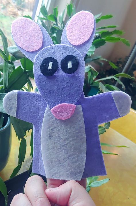 Felt puppet, craft, bluey birthday, bob bilby Bob Bilby Puppet Diy, Bluey Bob Bilby Puppet, Bluey Preschool Activities, Bluey Craft, Bluey Crafts, Bob Bilby, Fiesta Bluey, June Crafts, Puppet Craft