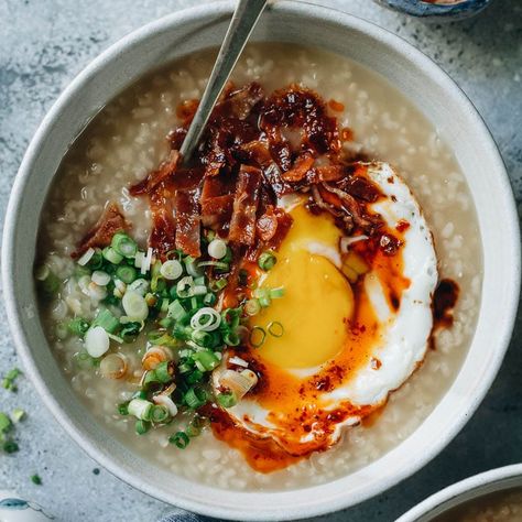 Congee Recipe Breakfast, Congee Breakfast, Congee Recipe, Instant Pot Breakfast, Chinese Breakfast, Asian Breakfast, Breakfast Essentials, Porridge Recipes, Easy Chinese Recipes