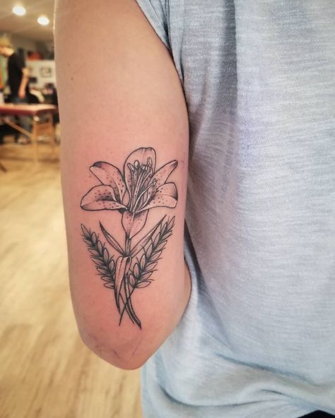 Prairie Tattoo Ideas, Saskatchewan Tattoo, Prairie Tattoo, Prairie Lily, Lily Tattoo, Ink Ideas, Rose Tattoo, Geometric Tattoo, Flower Tattoo