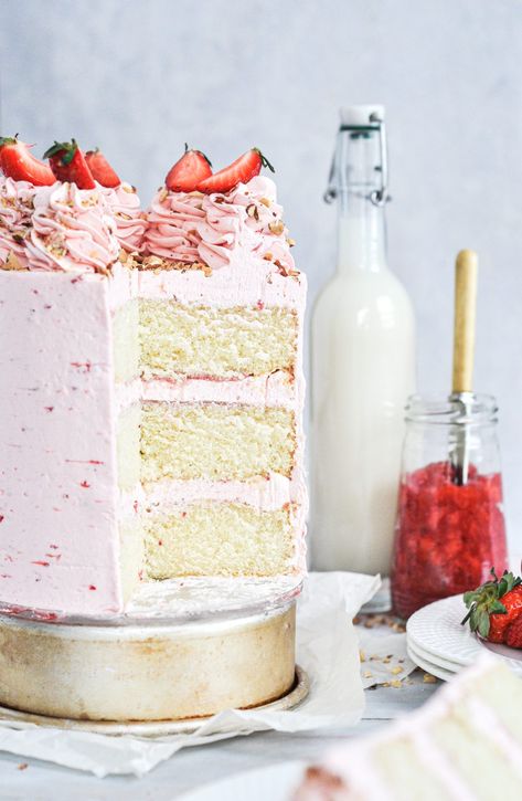 The best strawberry almond cake recipe using real strawberries. Strawberry Almond Cake, Strawberry Frosting Recipes, Whipped Buttercream Frosting, Light Summer Desserts, Strawberry Cake Filling, Homemade Strawberry Sauce, Almond Cake Recipe, Strawberry Almond, Dairy Free Cake