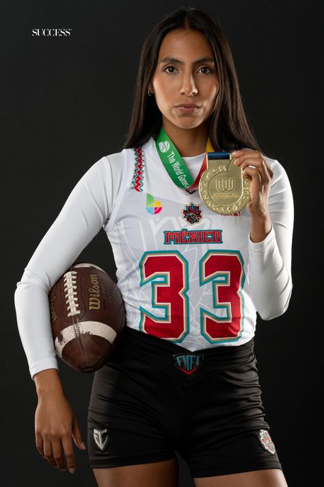 Diana Flores moves so quickly you could miss her—but that would be a mistake. Flores is the captain and quarterback of the Mexico National Flag Football team and the sport’s global ambassador in partnership with the NFL, the International Federation of American Football and Under Armour. She’s competed in several national and international tournaments, winning a flurry of awards, including four National Titles since 2017 and the Most Valuable Player Award at the 2022 World Games. Silly Drawings, Nfl Flag, Football Photos, Flag Football, Female Poses, National Flag, American Football, Football Team, Football Players