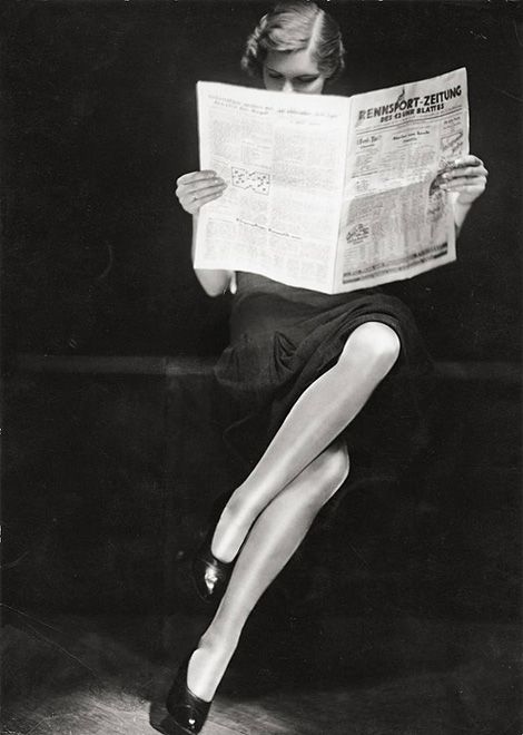 People Reading, Helmut Newton, Gelatin Silver Print, Woman Reading, Female Photographers, Photography Women, Pics Art, On The Floor, Up Girl