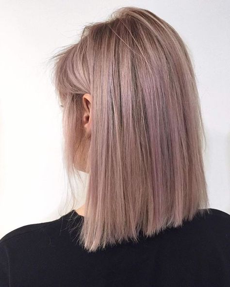 Dusty pink lob hairstyle, cute dusty rose pink hair inspo, hair color ideas Gold Blonde Hair, Rose Pink Hair, Straight Hair Cuts, Bob Haircut For Fine Hair, Lob Hairstyle, Bob Hairstyles For Fine Hair, Short Straight Hair, Dull Hair, Long Bob Hairstyles