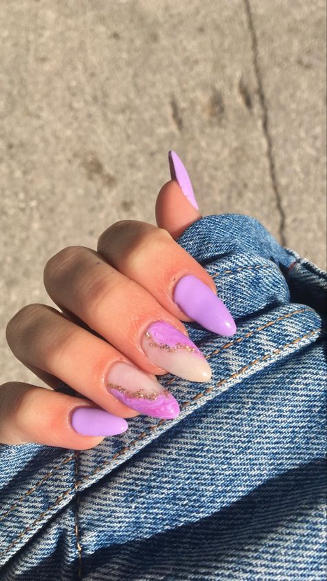 #nails #nailinspo #naildesigns #lilac Lavender Almond Nails Designs, Lila Nails Design, Lilac Pink Nails, Purple Nail Designs Almond, Summer Nails Lilac, Lilac And Pink Nails, Lilac Marble Nails, Purple Almond Nails Design, Lila Nail Art