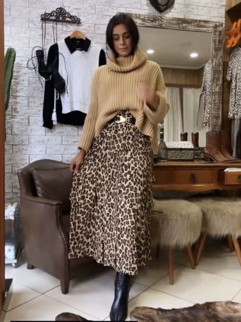 Knitted Tank Top Outfit Winter, Cheetah Long Skirt Outfit, Animal Print Skirt Outfit Winter, Knitted Tank Top Outfit, Animal Print Skirt Outfit, Leopard Print Skirt Outfit, Leopard Skirt Outfit, Printed Skirt Outfit, Skirt Outfit Fall