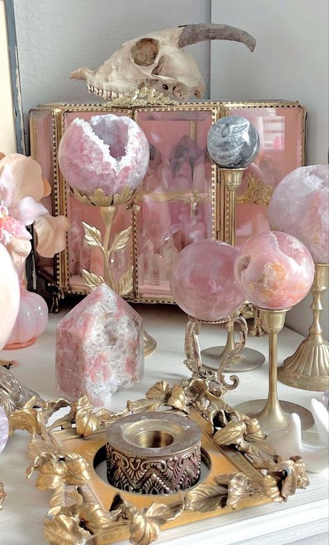 Crystal Collection Aesthetic, Pink Crystal Aesthetic, Pink Witch Aesthetic, Tray For Crystals, Crystals Room, Witchy Shop, Crystal Room Decor, Crystal Bedroom, Spiritual Room