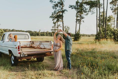 Maternity Truck Pictures, Old Truck Maternity Pictures, Family Photos With Old Truck, Maternity Pictures With Truck, Truck Maternity Pictures, Family Truck, Baby Belly Photos, Tennessee Farmhouse, Pregnant Photoshoot