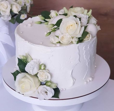 Cakes With Flowers, Wedding Cake Designs Simple, Flower Cake Design, Emma Kate, Wedding Anniversary Cakes, Cake Baking Recipes, Baptism Cake, Simple Wedding Cake