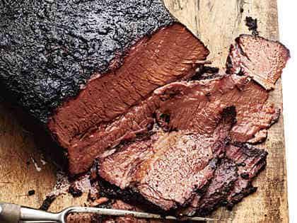 This delicious Texas-style beef brisket features a coffee-based dry rub that adds deep, smoky flavor to the meat. Brisket Rub Recipe, Texas Style Brisket, Texas Brisket, Brisket Recipes Smoked, Coffee Rub, Grilling Recipes Sides, Grilled Fish Recipes, Smoked Beef Brisket, Grilled Meat Recipes