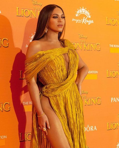 Beyonce Lion King Premiere, Beyonce Lion King, Beyonce Dancers, Beyonce Knowles, The Lion King, The Lion, Lion King, Beyonce, Makeup Ideas