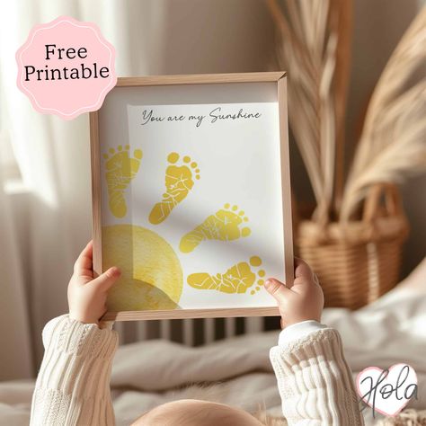 Baby Footprint Flower Pot, Baby Feet Fall Craft, Baby Art For Grandparents, 6 Month Footprint Art, Newborn Feet Crafts, Newborn Hand And Foot Prints, Diy Gifts For Dad From Baby, Handprint Craft For Grandma, Diy Baby Gifts For Grandparents