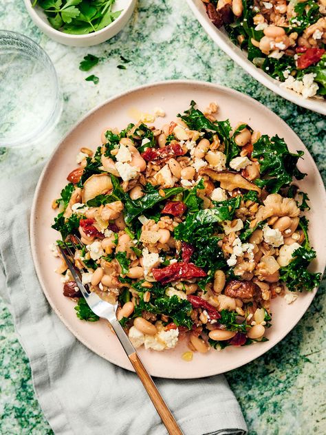 This farro pilaf with mushrooms, white beans, and kale is a delicious vegetarian main or side dish.  Easy to make, protein-packed, and comes together in just 30 minutes. Makes a delicious weeknight dinner AND healthy lunch the next day. (Vegan option) Farro Pilaf, Cauliflower Pomegranate, Vegetable Cooking, Pistachio Salad, Ottolenghi Recipes, Recipe Hacks, Inflammatory Recipes, Vegetable Recipe, Eggplant Salad