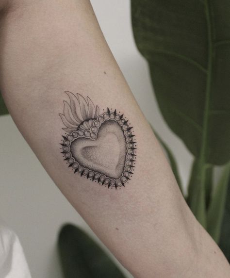 Sacred Heart Tattoo Women, Dagger Heart Tattoo, Heart Dagger Tattoo, Sacred Heart Tattoo, Sacred Heart Tattoos, Jewel Tattoo, Sacred Hearts, Gemini Tattoo, Tasteful Tattoos