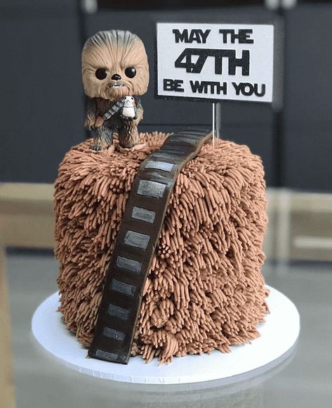 Star Wars Chewbacca Cake, Star Wars Themed Birthday Cake, Chewbacca Birthday Party, Starwars Birthday Cake Ideas, Starwars Cakes Birthday, Star Wars Cakes Birthday Boys, Star Wars Cake Easy, Birthday Cake Star Wars, Pastel Star Wars