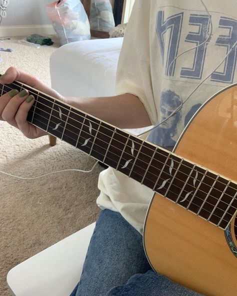 Song Recording Aesthetic, Singing Practice Aesthetic, Behind The Net Stephanie Archer Aesthetic, Playing The Guitar Aesthetic, Play Guitar Aesthetic, Playing Instrument Aesthetic, Music Making Aesthetic, Behind The Net Stephanie Archer, Comfort Activities