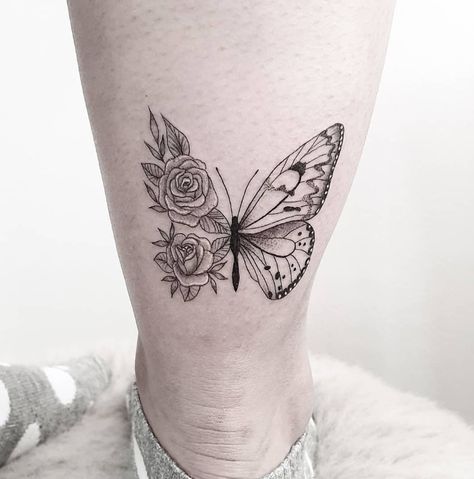 Rose Wings Tattoo, Rose And Butterfly Tattoo, Rose Tattoos For Women, 100 Tattoo, Skeleton Hand Tattoo, Roses Tattoo, 1 To 100, Geniale Tattoos, Rosen Tattoo