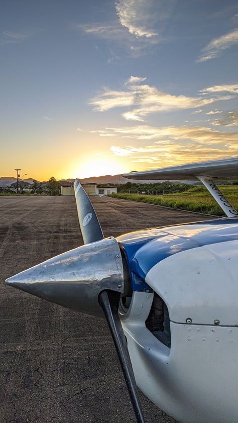 Cessna 172 Wallpaper, Aviation Wallpaper, Fighter Planes Art, Cessna 150, Aircraft Wing, Cessna Aircraft, Piper Aircraft, Cessna 172, Airplane Wallpaper