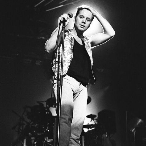 𝙰𝚗𝚍𝚢. 🎃 on Instagram: “⠀ Happy 61st Birthday to the amazing voice of @SimpleMindsMusic, Jim Kerr! 🎉” Happy 61 Birthday, Jim Kerr, Hell Raiser, 61 Birthday, Beat Generation, 80s Bands, Simple Minds, The Breakfast Club, Music Concert