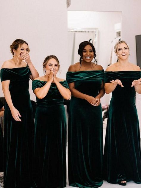 Green Bridesmaid Dresses Winter, Simple Wedding Guest Dress, Bridesmaid Dresses Winter, Lavender Prom Dress Long, Long Velvet Dress, Emerald Green Bridesmaid Dresses, Lavender Prom Dresses, Winter Bridesmaid Dresses, Halter Evening Dress