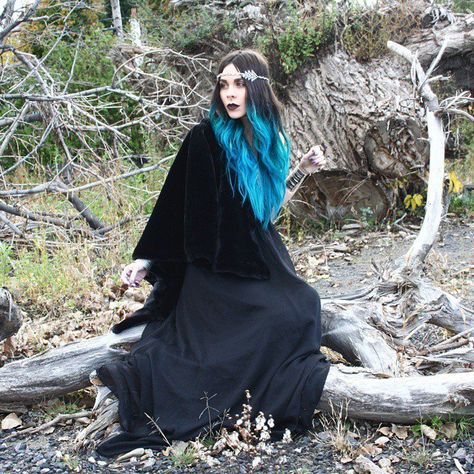 Pin for Later: 22 Dark and Moody Costumes For Goth Girls Sorceress Goth Halloween Costume Ideas, Black Dress Halloween, Easy Costume Ideas, Sorceress Costume, Goth Halloween Costume, Black Dress Halloween Costume, Galaxy Hair, Gothic Chic, Goth Halloween