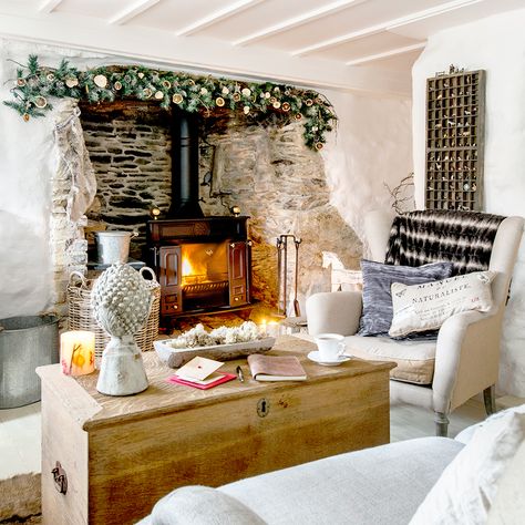 Christmas cottage living room with feature fireplace Scandi Cottage, Salons Cottage, Scandi Interiors, The Spirit Of Christmas, Inglenook Fireplace, Country House Interior, Country Cottage Decor, Cottage Style Decor, Cottage Living Rooms