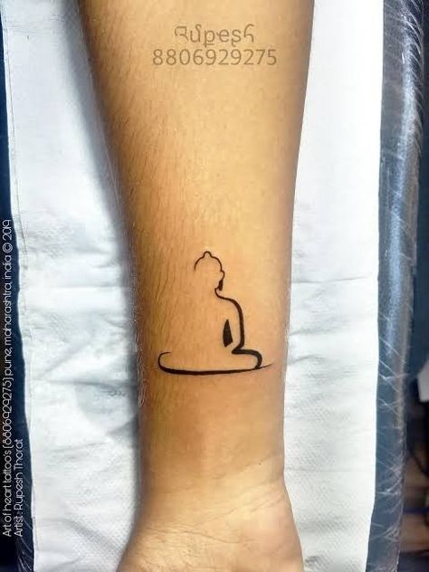 Budda Tattoo Small, Simple Buddha Tattoo Design, Bhudha Tattoo Designs Small, Buddha Minimalist Tattoo, Fine Line Buddha Tattoo, Tiny Buddha Tattoo, Buddha Line Art Tattoo, Buddha Tattoo Simple, Budah Tattoos