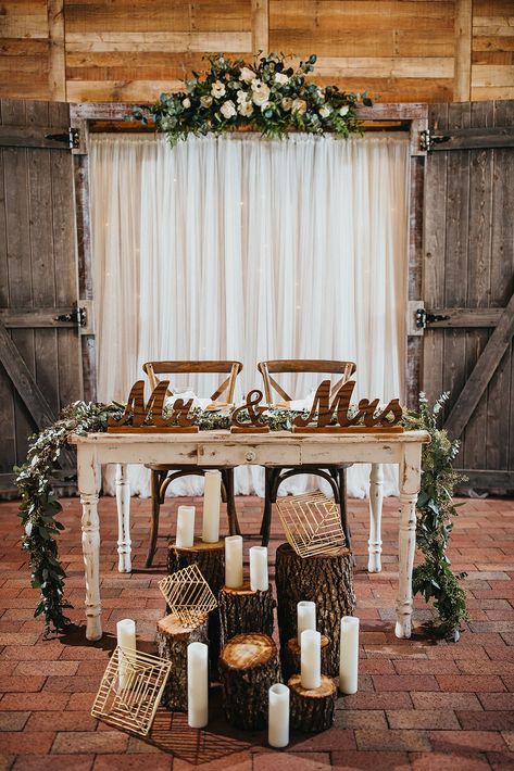 Rustic Wedding Mr And Mrs Table, Couples Table Wedding Rustic, Sweetheart Table Rustic Wedding, Wedding Head Table Ideas Rustic, Boho Wedding Main Table, Rustic Head Table Back Drop, Rustic Wedding Sweetheart Table Ideas, Country Wedding Sweetheart Table, Sweet Heart Table Wedding Rustic