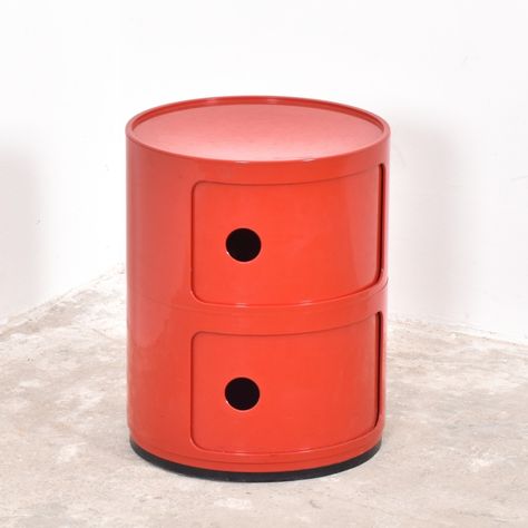 Side table from the fifties by Anna Castelli for Kartell Kartell Side Table, The Fifties, Fire Dept, Table Desk, Table Design, Product Design, Vintage Design, Bird House, Vintage Designs