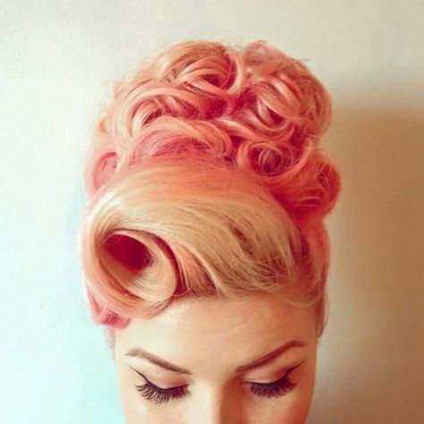 50s Glam, Cabelo Pin Up, Hair Curled, Hair Retro, Hairstyle Updo, Rockabilly Girl, Rockabilly Hair, Retro Hair, Hair Curls