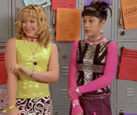 11 Early 2000s Trends Your Middle School Self Was Obsessed With Lizzie Mcguire Outfits, Early 2000s Trends, 2000s Trends, 90s 2000s Fashion, The Maxx, 2000s Outfit, Casual Attire For Women, 2000s Fashion Trends, Outfit 2020