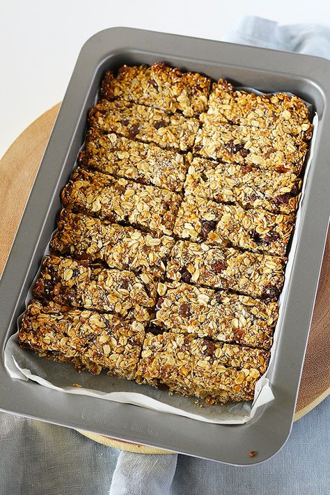 Apple Sultana Muesli Bars by Kids Eat by Shanai Homemade Muesli Bars, Healthy Muesli, Muesli Slice, Bars Recipes Healthy, Health Bars, Lunchbox Recipes, Dairy Free Snacks, Muesli Bars, Health Bar