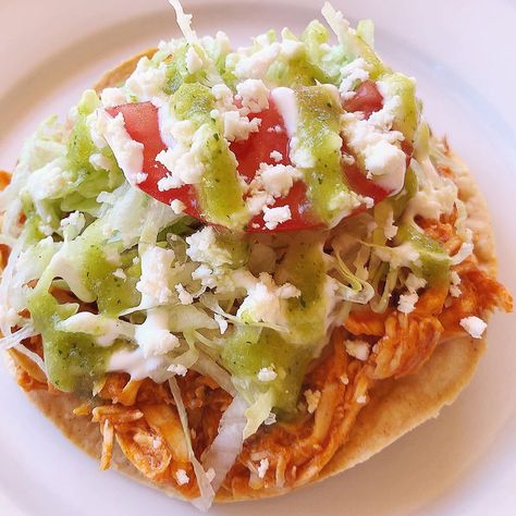 @dinascocina shared a photo on Instagram: “Tostadas De Tinga De Pollo🌶 Chicken Chipotle Tostadas  These chicken tostadas are made with chipotle peppers in adobo sauce, tomatoes and…” • Oct 1, 2019 at 12:24am UTC Vegetarian Bean Recipes, Tostadas Recipe, Chicken Chipotle, Chipotle Peppers In Adobo Sauce, Chicken Tostadas, Pollo Chicken, Chipotle Peppers, Kitchen Dinner, Ambitious Kitchen