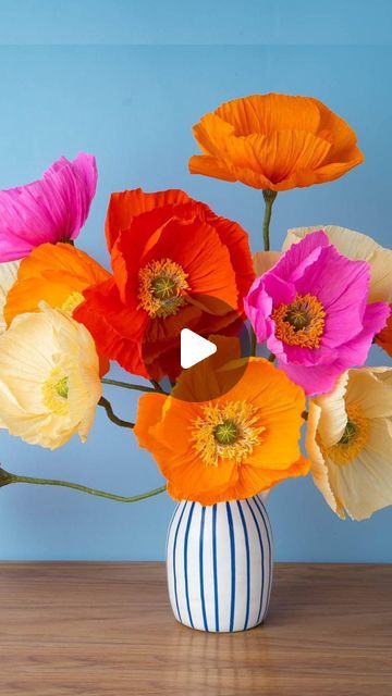 Poppy Paper Flowers, Crepe Paper Poppy, Crepe Paper Flowers Tutorial, Poppy Bouquet, Diy Paper Flowers, Flowers Tutorial, Paper Bouquet, Crepe Paper Flowers, Paper Flowers Craft