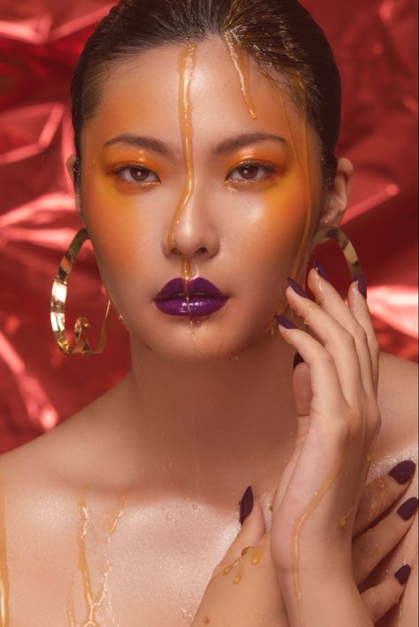 #glam #honey #editorial #makeup Honey Makeup Look, Honey Editorial, Honey Makeup, Catwalk Makeup, Makeup Editorial, Glossy Makeup, Fx Makeup, Editorial Makeup, Editorial Photography