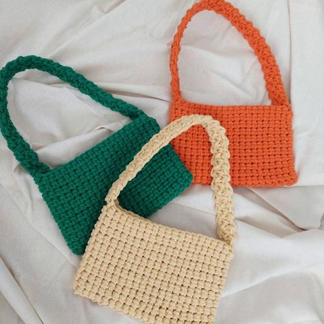 Crochet Purse Chunky Yarn, Small Knitted Bag, Simple Crochet Bags, Crochet Bag Simple, Crochet Chunky Bag, Macrame Crochet Bag, Crochet Baguette Bag, Simple Crochet Bag, Crochet Baguette