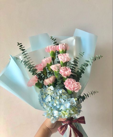 #flowers #bouquet #floral #blueandpink #carnations Cornflower Bouquet, Carnations Bouquet, Blue Carnations, Carnation Bouquet, Brides Bouquet, Pink Carnations, Blue Bouquet, Favorite Flowers, Bride Bouquets