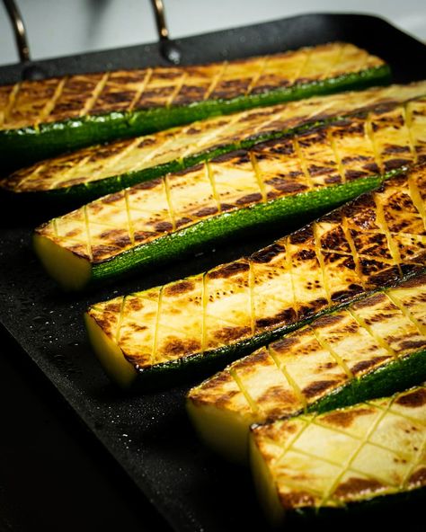 Six pieces of grilled zucchini Grilling Zucchini On Grill, Zucchini Grilled Recipes, Zucchini Recipes Grilled, Grill Zucchini, Grilled Zucchini Salad, Mediterranean Zucchini, Zucchini Grilled, Grilled Side, Berry French Toast Casserole