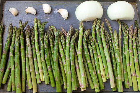 Creamy Roasted Asparagus Soup | gimmesomeoven.com Asparagus Soup Recipe, Ways To Cook Asparagus, Easy Veggie Side Dish, Homemade Hollandaise Sauce, Recipe For Hollandaise Sauce, Asparagus Recipes Baked, Asparagus Recipes Roasted, Oven Roasted Asparagus, Honey Glazed Carrots